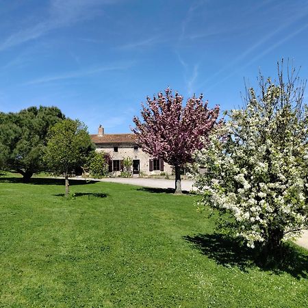 Le Moulin Du Fresne, Chambres D'Hotes Gourgé Kültér fotó